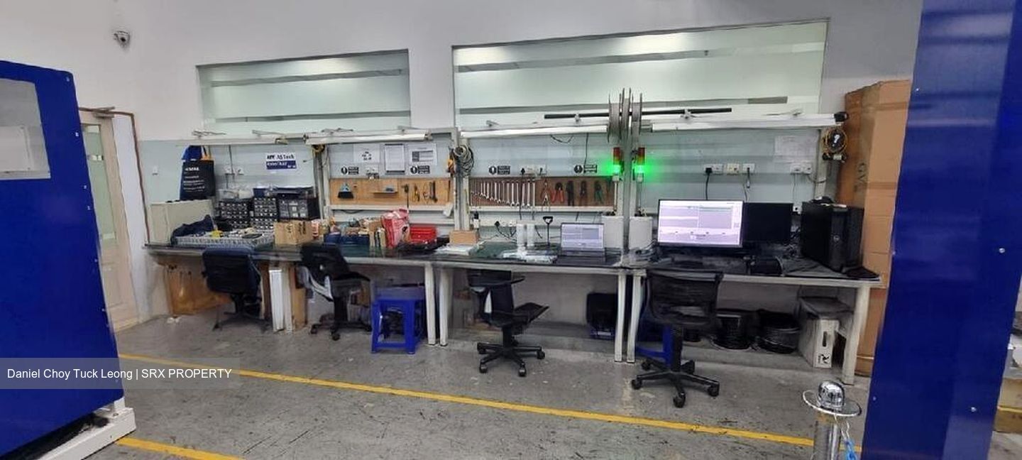 E9 Premium (D27), Factory #583752991